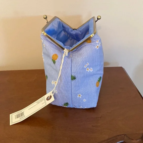 Primrose Hill London Cosmetics Case/Clutch - Picture 3 of 6